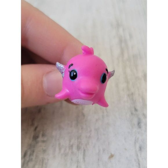 Hatchimals mini SML pink dolphin toy figure glitter - Picture 3 of 4